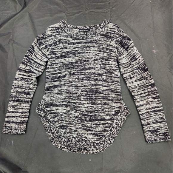 Derek Heart Knit Sweater Womens S Black Grey Scalloped Hem Rounded Cut - Picture 1 of 4